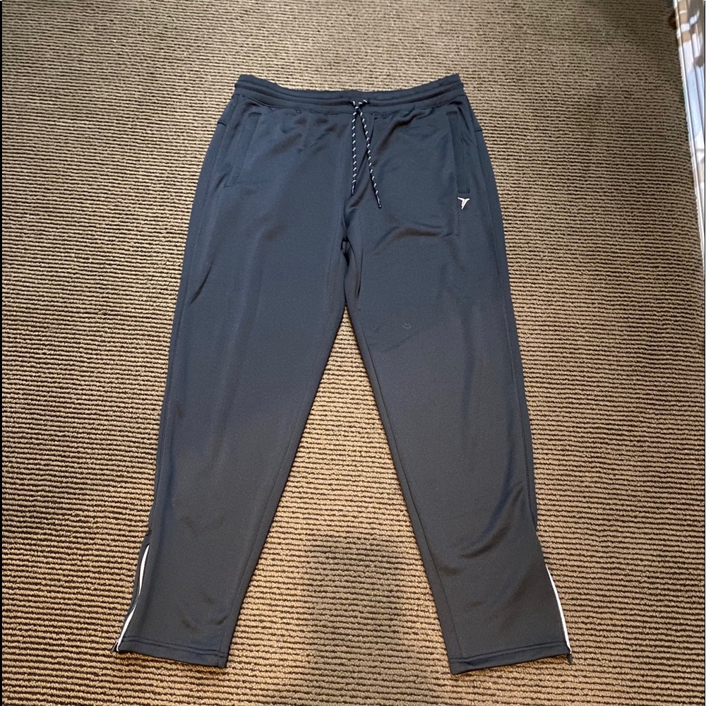 Men’s Old Navy Active Joggers.